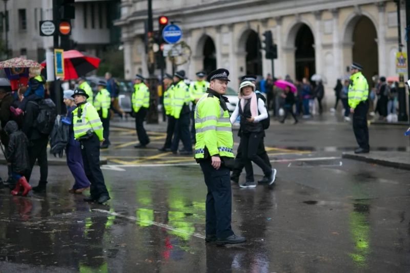 DM柔软亲肤多色彩反光执勤雨衣，，，，，，握别雨天闷热，，，，，，更安全更舒服